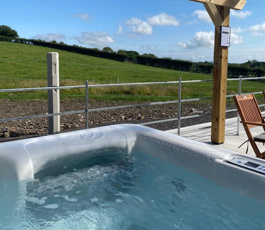 The Byre At Conker Tree Cottages Saintfield 외부 사진